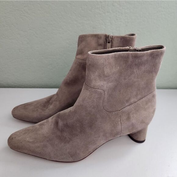 Vince Hilda  Gray Suede Ankle Boots Size 7 - Picture 3 of 8